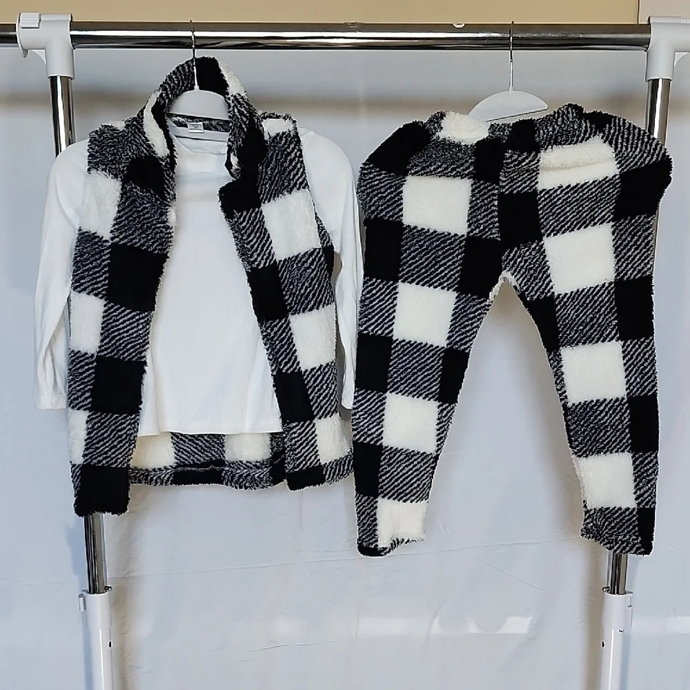 SHEIN Black and White Kids Matching Set
